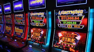 Responsible gaming guidance shown beside the 77 bat Double Fortune slot page